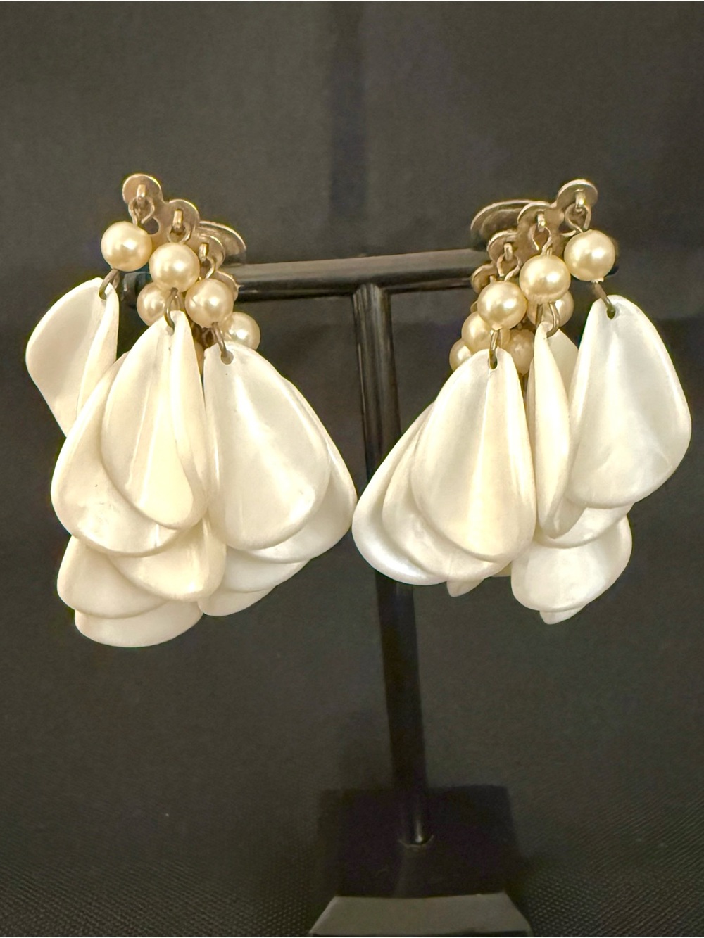 Vintage White Pearl Petal Cluster Dangle Clip On Earrings Statement Bridal
